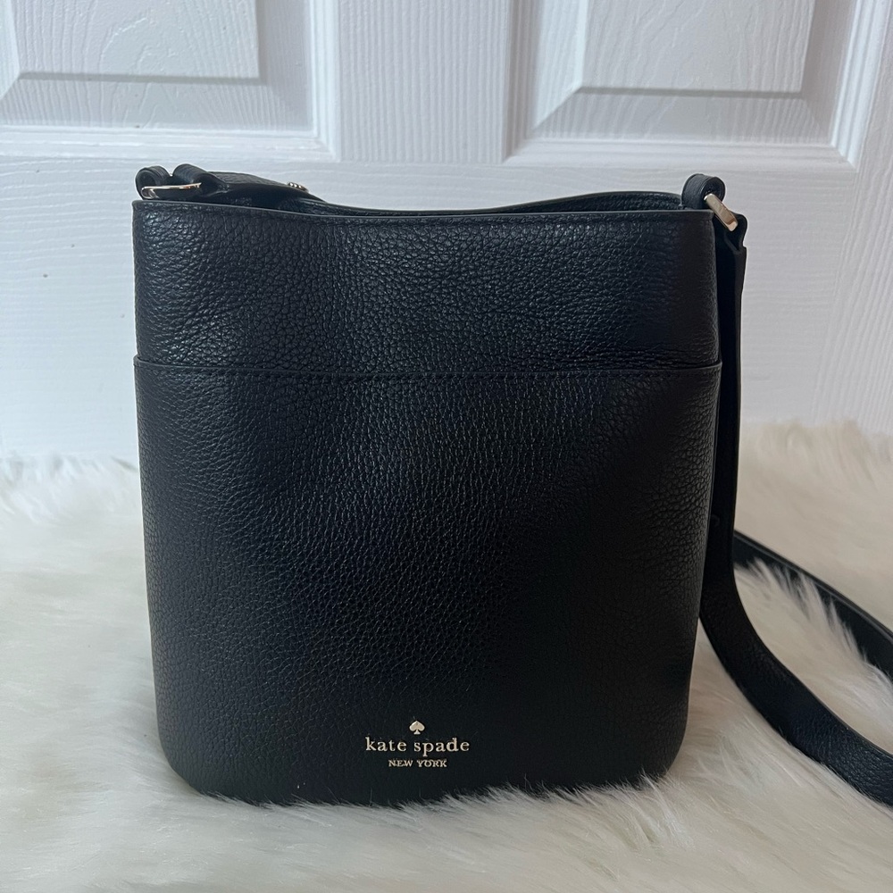 Like new Kate Spade Leila Small Bucket Bag Black
